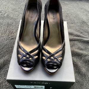 Tahari Black Patent Leather pumps